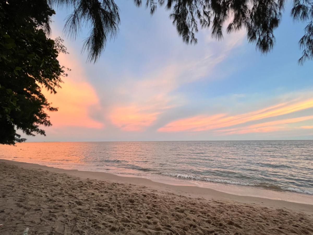 Sky&Sea Cha-Am Beach Екстер'єр фото